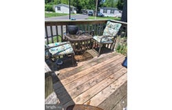 165 W RIDGE PIKE, ROYERSFORD, PA 19468
