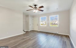 39 COMMERCE Street, NEW OXFORD, PA 17350