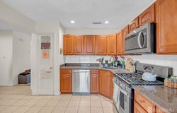 89 Park Gate Drive, Edison, NJ 08820