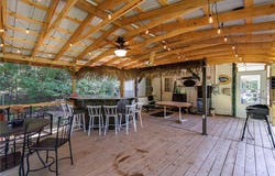 918 Barton Hill  LN, Mountainburg, AR 72946