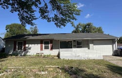 2133 SE Market ST, Topeka, KS 66605