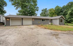 2536 W Division Road, Huntington, IN 46750