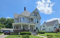 75 Division Street, Galesburg, IL 61401