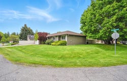 536 E Cloverleaf Dr, Hayden, ID 83835