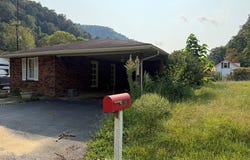 1287 Turnbull Rd, Grundy, VA 24614