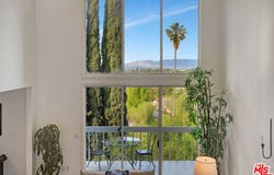 4747 Abargo St, Woodland Hills, CA 91364