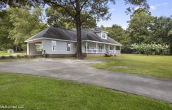200 Rault Drive, Lumberton, MS 39455