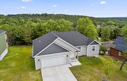 591 Pine Woods Village Drive, Hollister, MO 65672