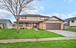 2380 Chestnut Lane, Morris, IL 60450