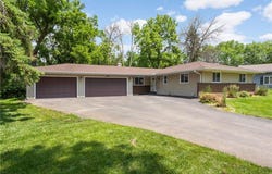10700 27th Avenue S, Burnsville, MN 55337