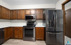 917 S Grandview Ave, Sioux Falls, SD 57103