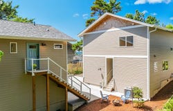 143 E TANANA AVE, Cannon Beach, OR 97110