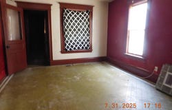 2123 N 33rd St, Milwaukee, WI 53208