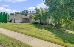 212 Michael Drive, Troy, IL 62294