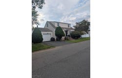 44 Bogert Pl, Bergenfield Boro, NJ 07621-2219