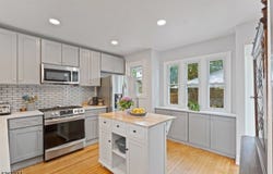 711 Lake St, Newark City, NJ 07104-2217