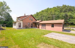14 PEER LANE, BERKELEY SPRINGS, WV 25411