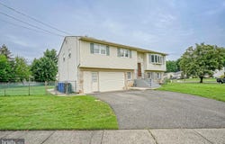 3200 CONCORD DRIVE, CINNAMINSON, NJ 08077
