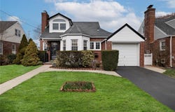 1511 Lincoln Avenue, New Hyde Park, NY 11040