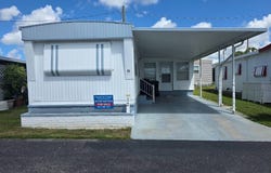 12 Deer Ln, Englewood, FL 34223