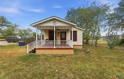 1904 Dreyer Lane Street, Gonzales, TX 78629