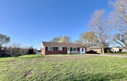 613 E Tulip Lane, Connersville, IN 47331