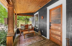 18 Pine  ST, Eureka Springs, AR 72632