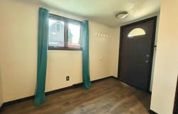 915 S 5TH Street, Clinton, IA 52732