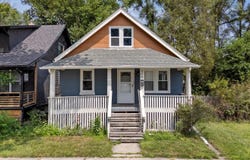 404 W Muir Avenue, Hazel Park, MI 48030