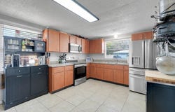 1009 E HAZZARD AVENUE, EUSTIS, FL 32726