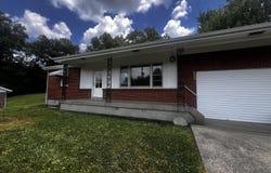 230 South Lucas Street, Junction City, KY 40440