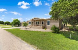 204  Windmill Oaks Avenue, Fredericksburg, TX 78624