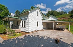 2642 Madam Creek, Hinton, WV 25951