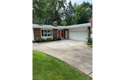 1758 Kenton Circle, Lyndhurst, OH 44124