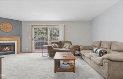 1440 Foxcroft Drive, Aurora, IL 60506