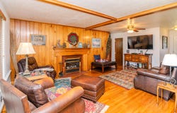 906 East Lakeshore Drive, Burnside, KY 42519