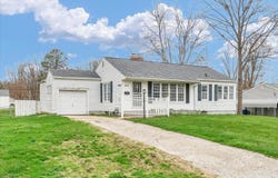 3234 E Fulton Avenue, Decatur, IL 62521