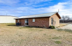 311 S Fir Ave, Munday, TX 76371