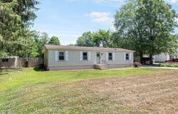 54351 67 1/2 Street, Hartford, MI 49057