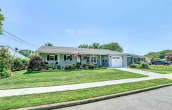 13 Gulph Mill Road, Somers Point, NJ 08244