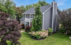 85 Castle Ridge Court, Chanhassen, MN 55317