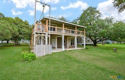 1551 Bayview Drive, Palacios, TX 77465