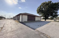327 E Airport Drive, Carthage, MO 64836