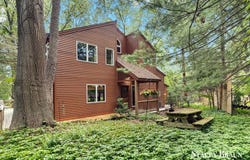 3493 Riverwoods Drive NE, Rockford, MI 49341