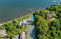 14  Peat hole lane, Bellport village, NY 11713