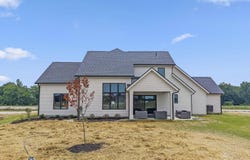 511 Caribou Crossing, Auburn, IN 46706