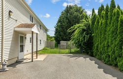 132 Maple Avenue, Middletown, RI 02842