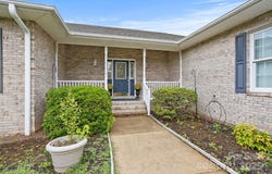 390 Classic Oaks Circle, Hendersonville, NC 28792