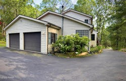 800 Peyton Place, Lords Valley, PA 18428