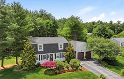 8 Pineridge Drive, Smithfield, RI 02917